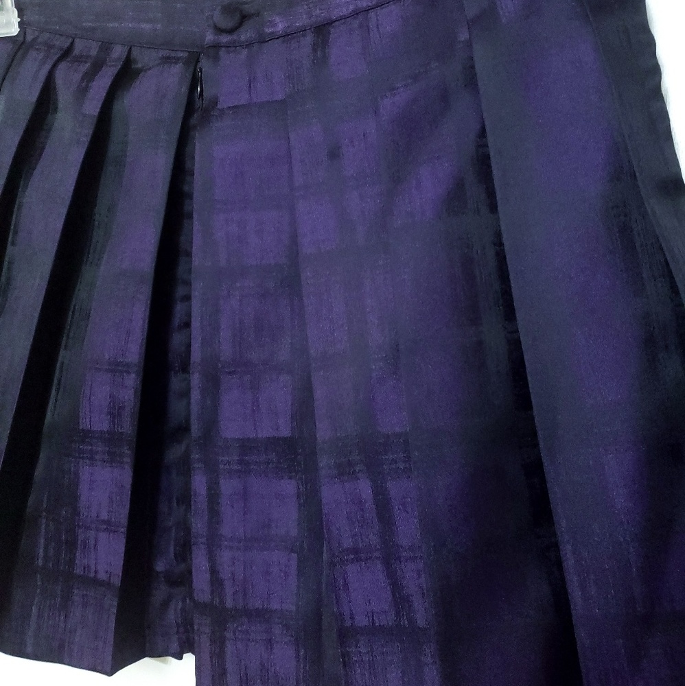 Plaid mini skirt with a slight sheen